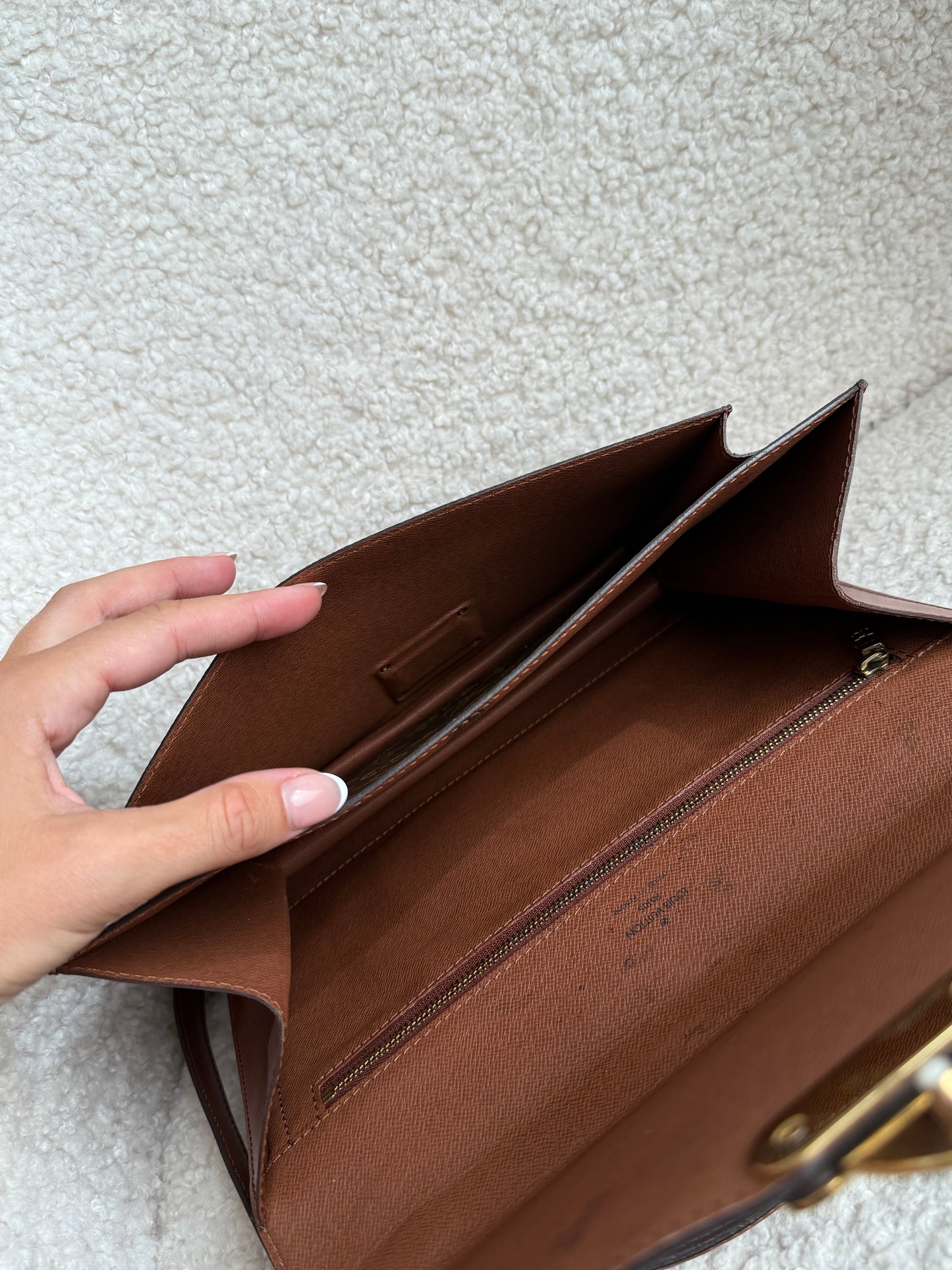 Louis Vuitton Monceau 28