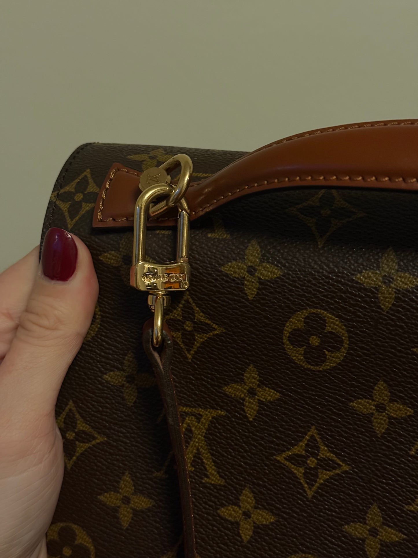 Louis Vuitton Monceau 26”