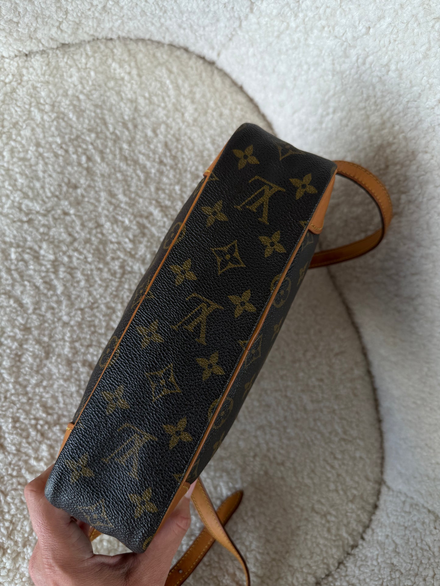 Louis Vuitton Trocadéro 27