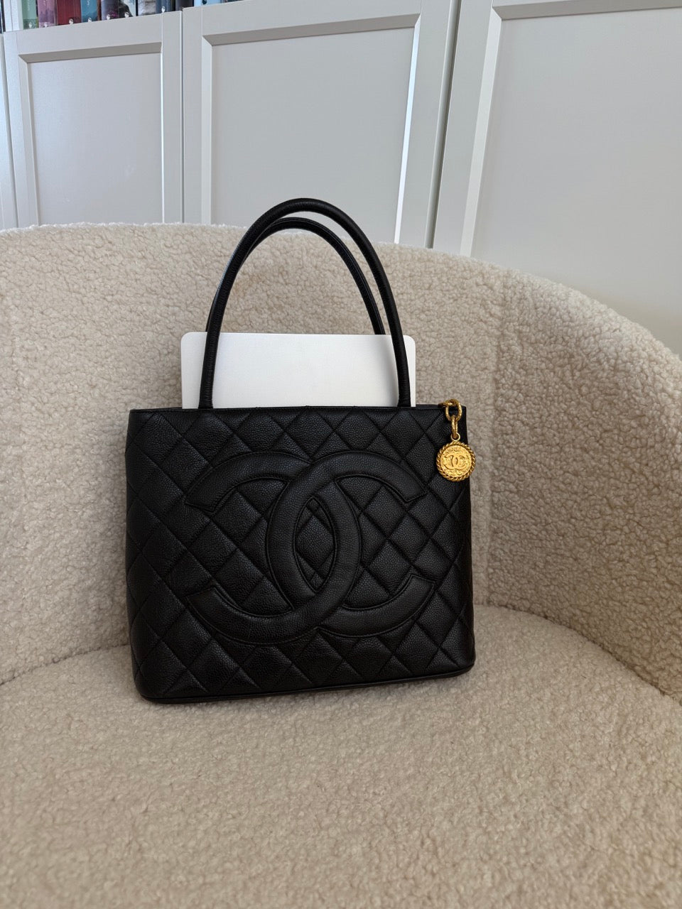 Chanel Médallion Caviar Tote Black