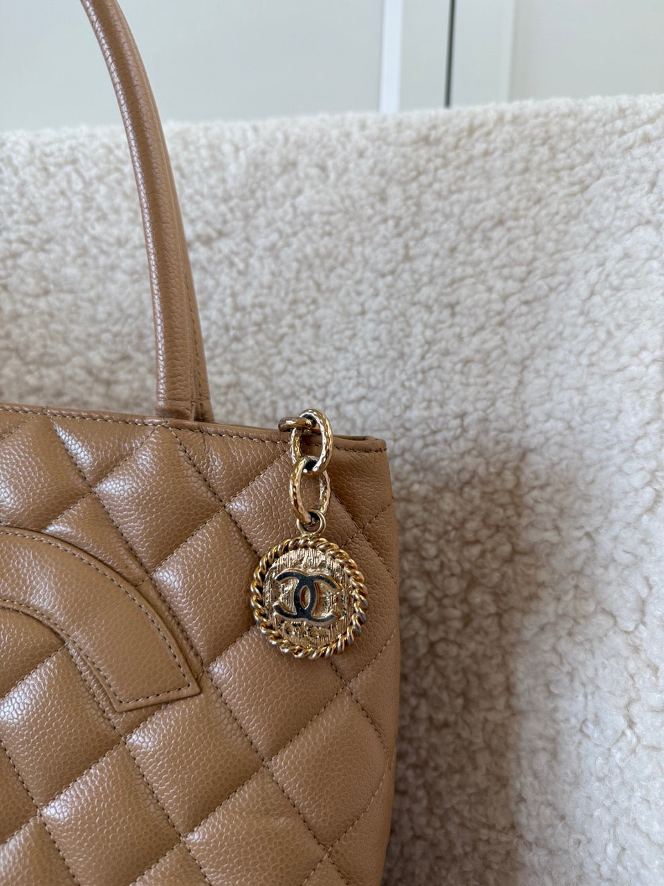 Chanel Médallion Caviar Tote Beige