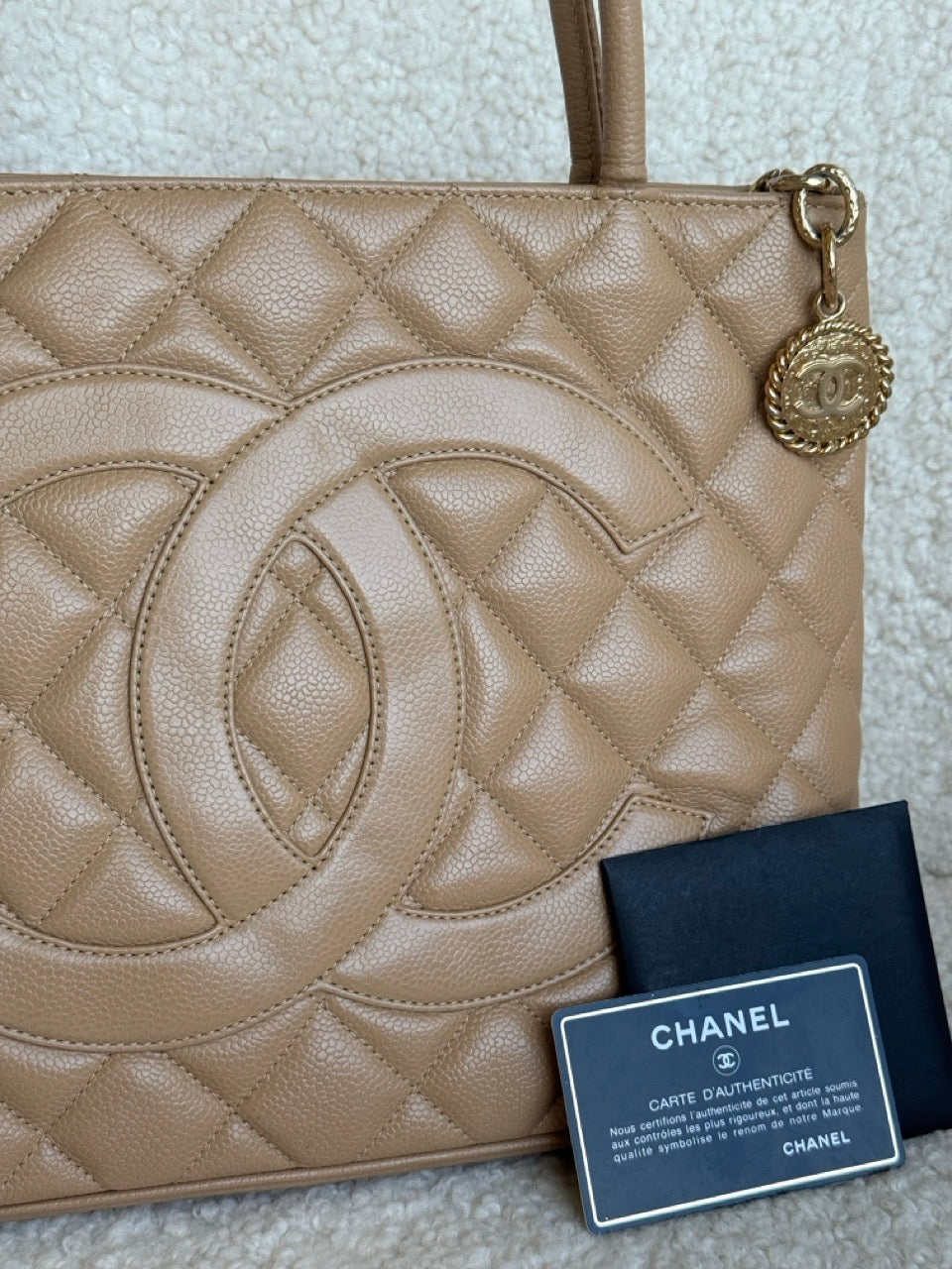 Chanel Médallion Caviar Tote Beige