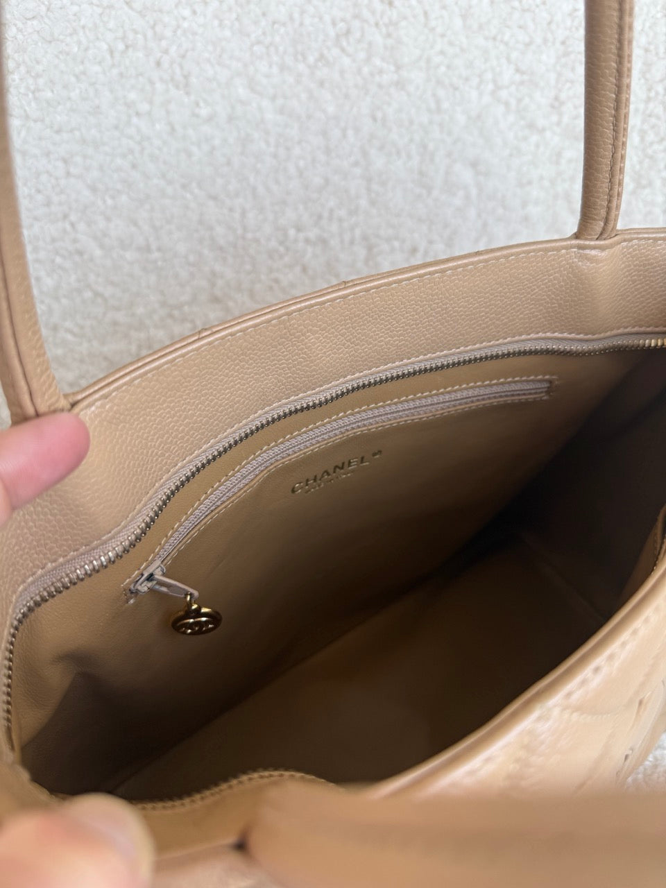Chanel Médallion Caviar Tote Beige