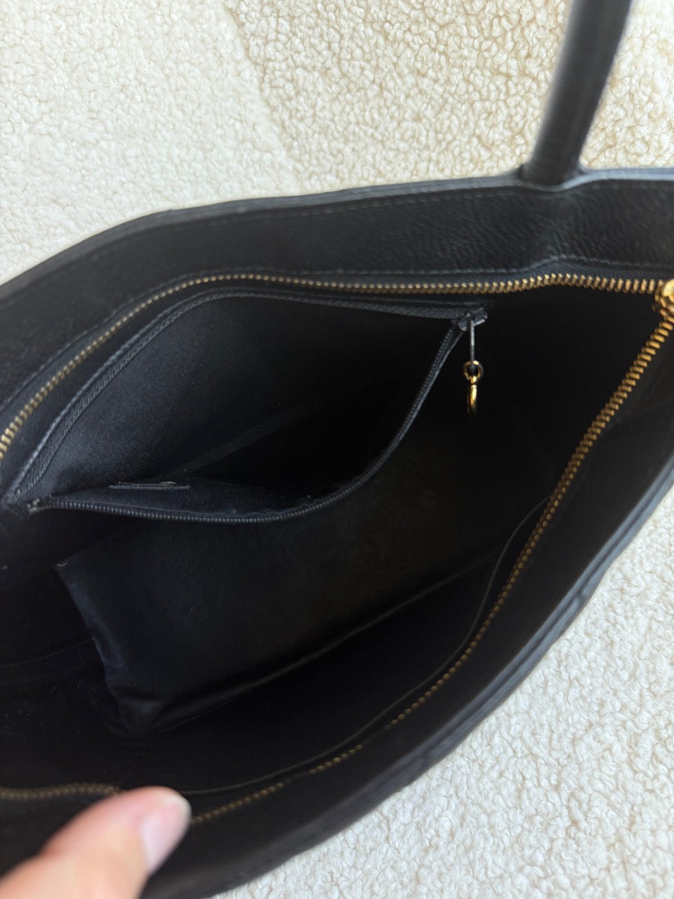 Chanel Médallion Caviar Tote Black