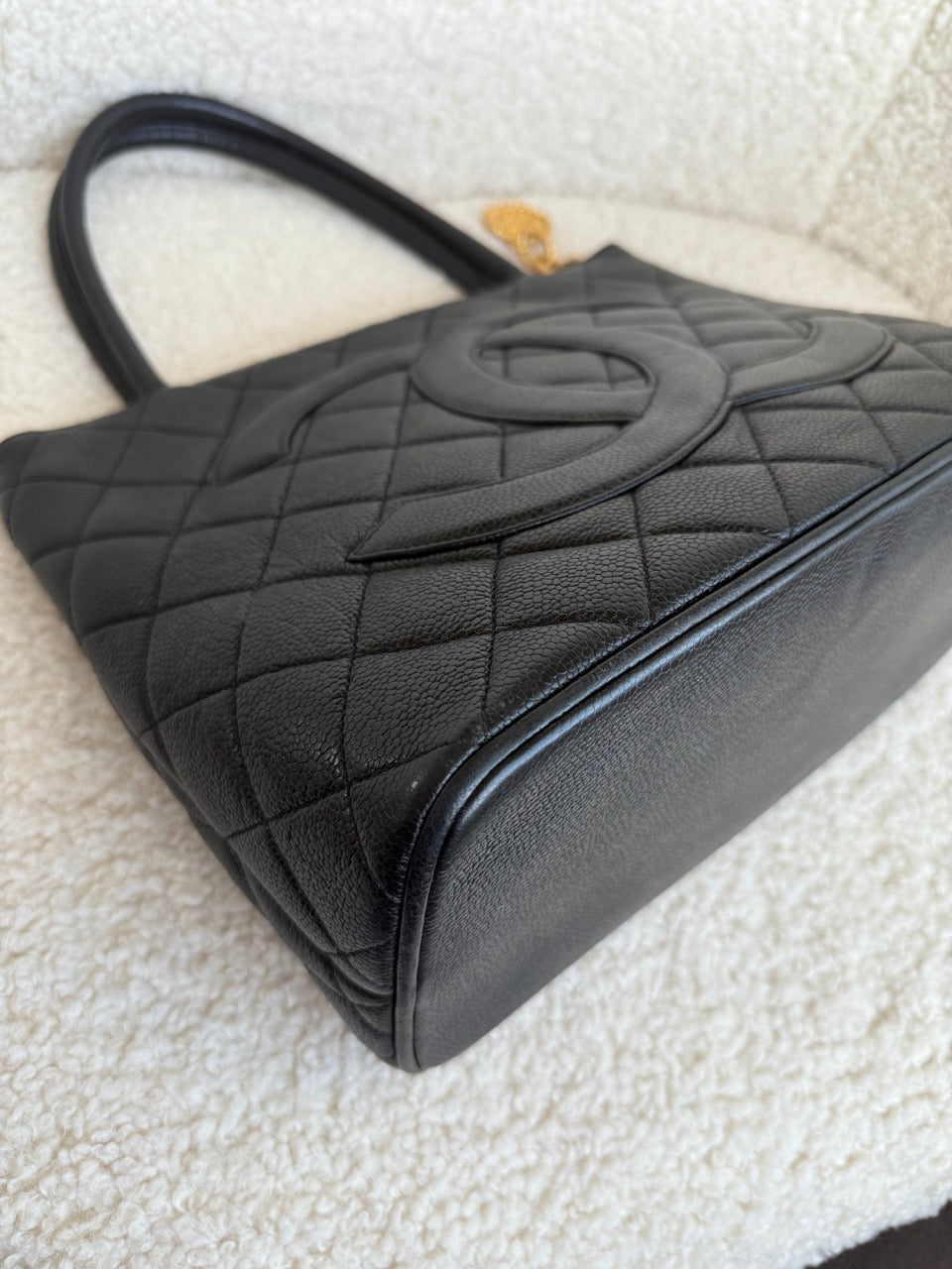 Chanel Médallion Caviar Tote Black
