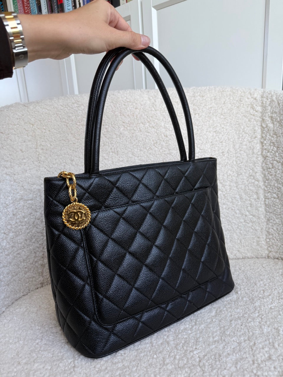 Chanel Médallion Caviar Tote Black