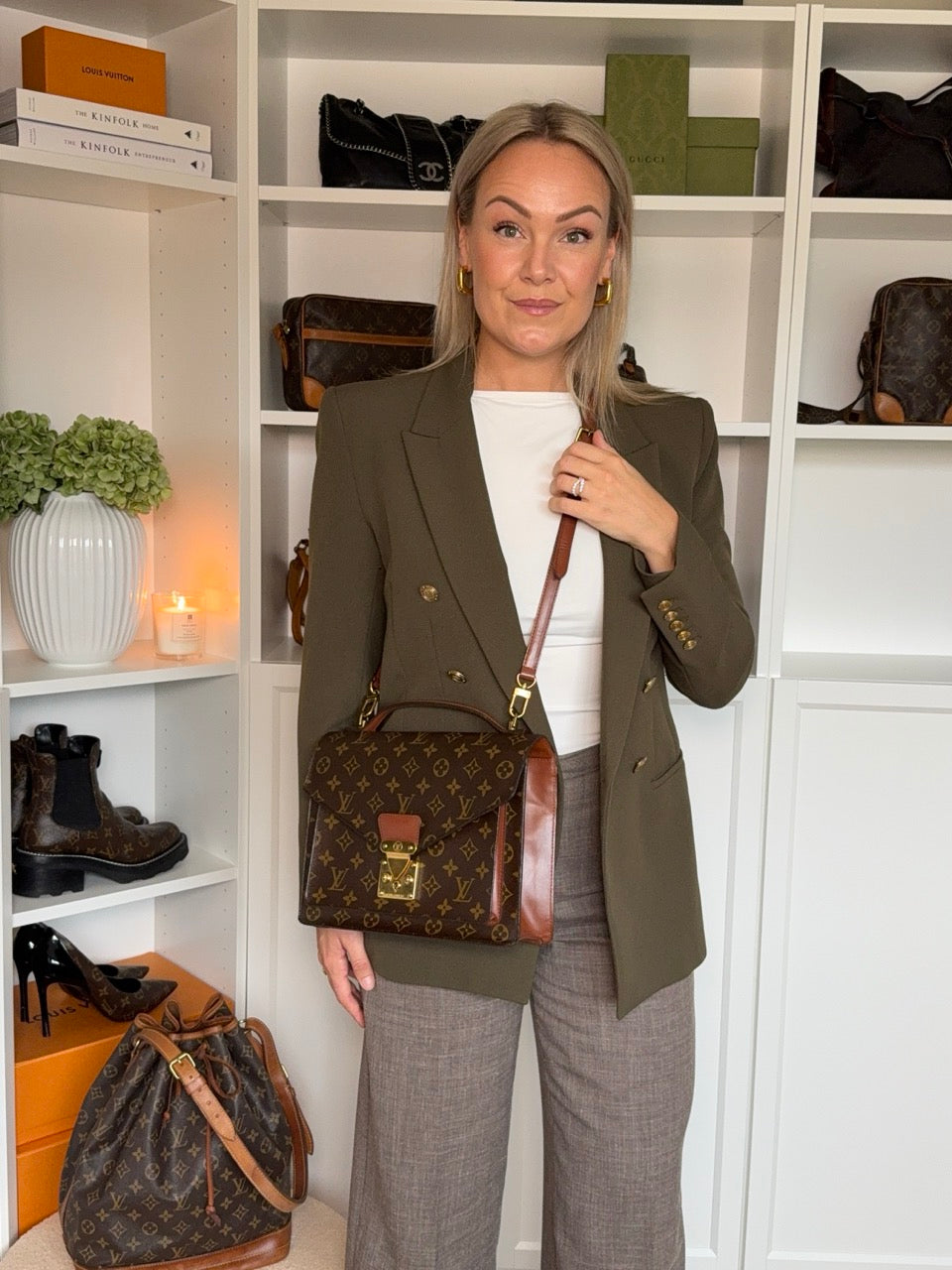 Louis Vuitton Monceau 28"