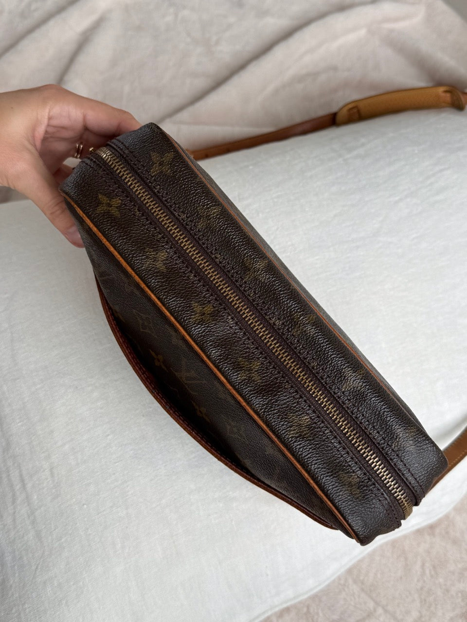 Louis Vuitton Trocadero 27"