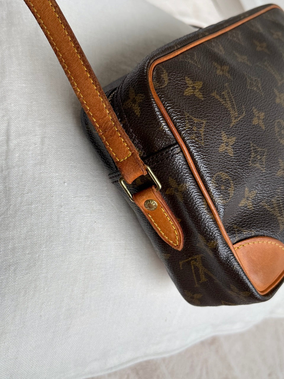 Louis Vuitton Trocadero 27"