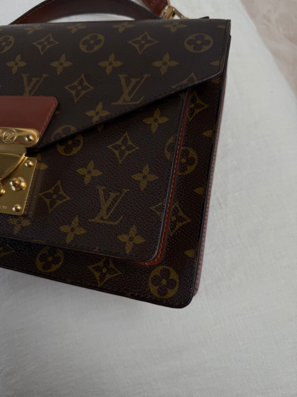 Louis Vuitton Monceau 28"