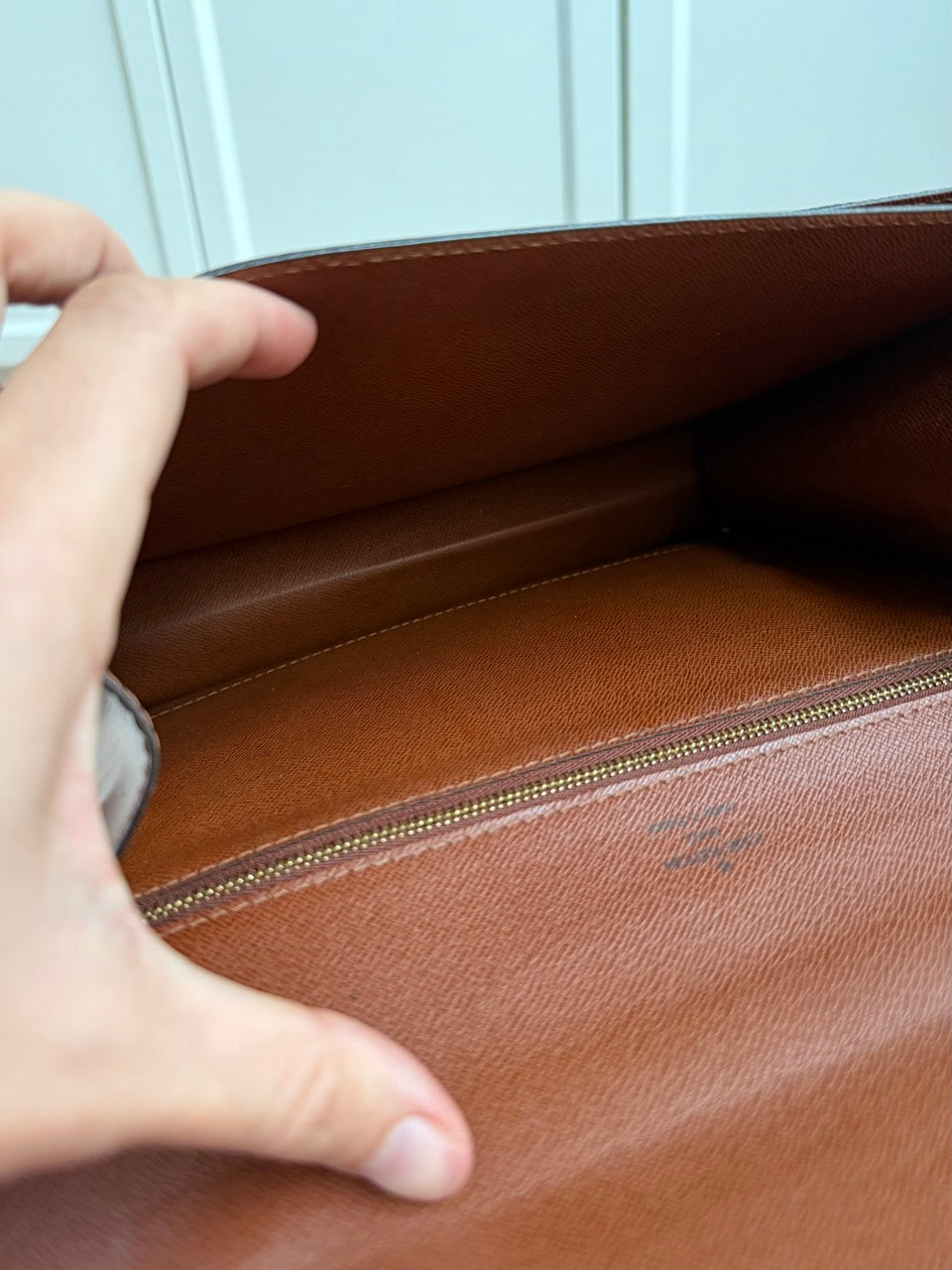 Louis Vuitton Monceau 28"