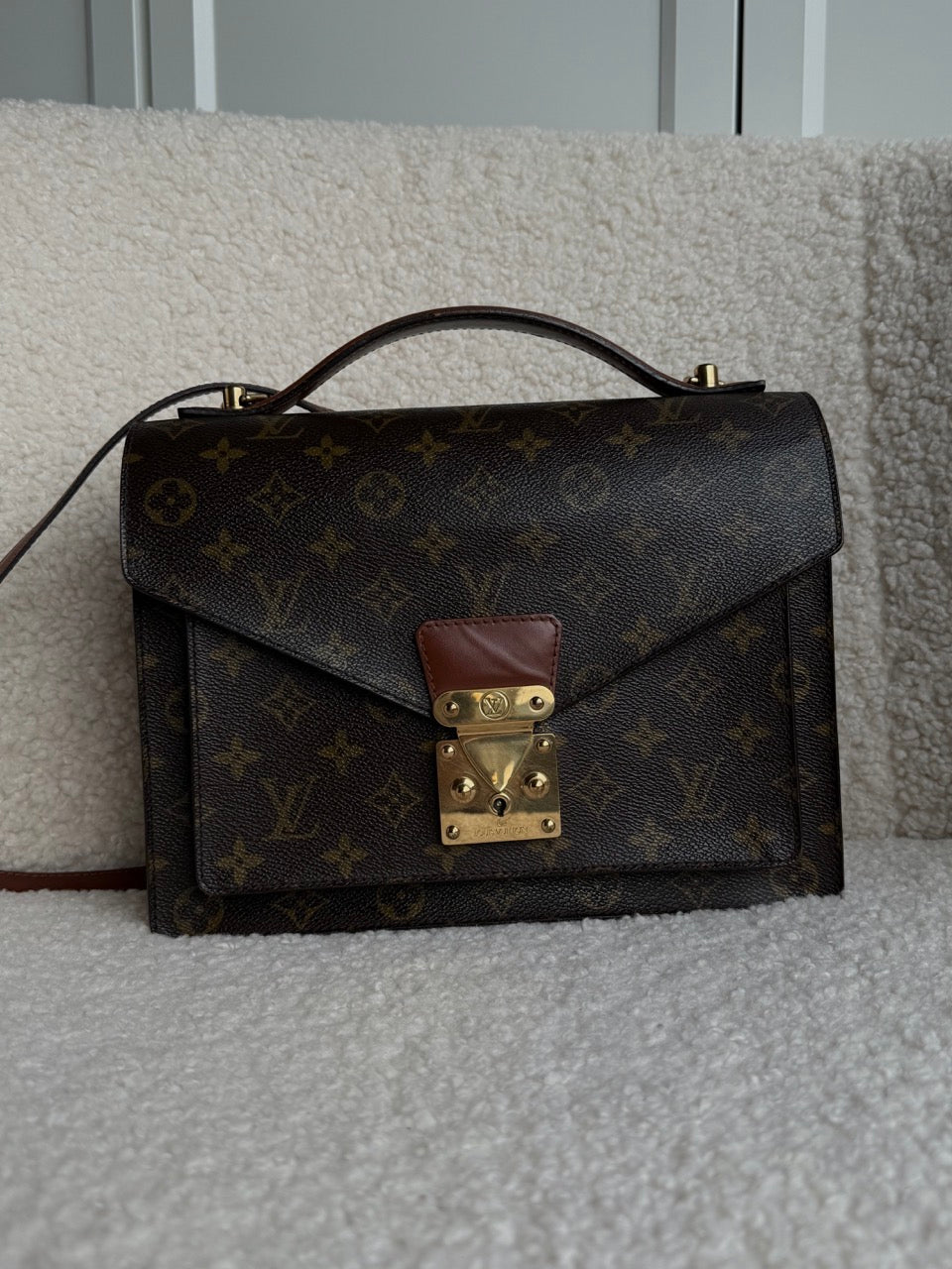Louis Vuitton Monceau 28"