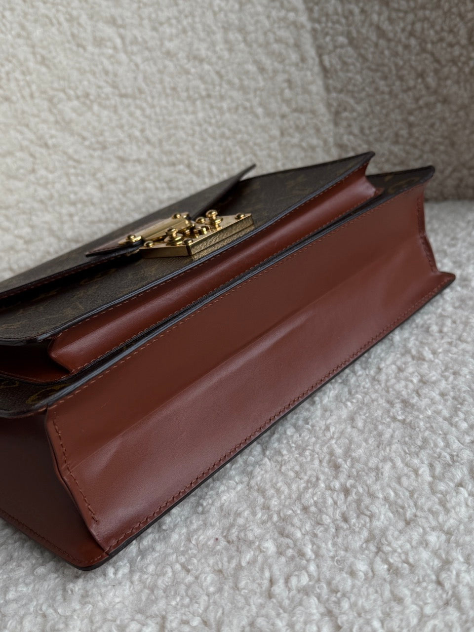 Louis Vuitton Monceau 28"
