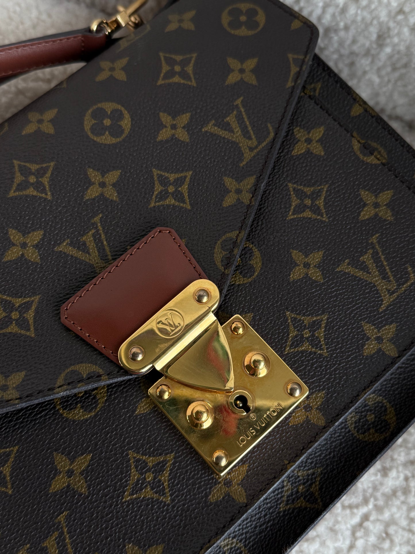 Louis Vuitton Monceau 28