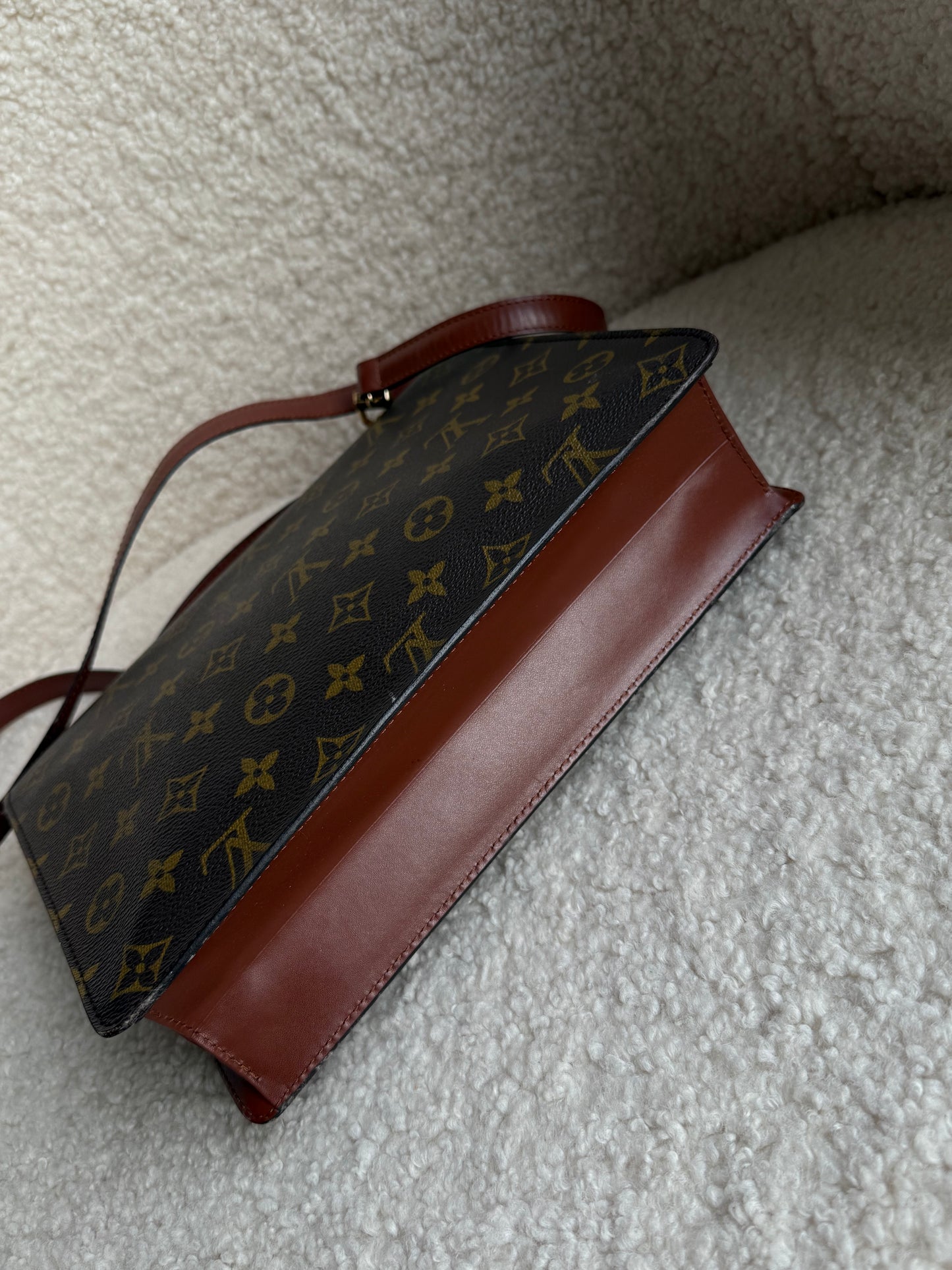 Louis Vuitton Monceau 28