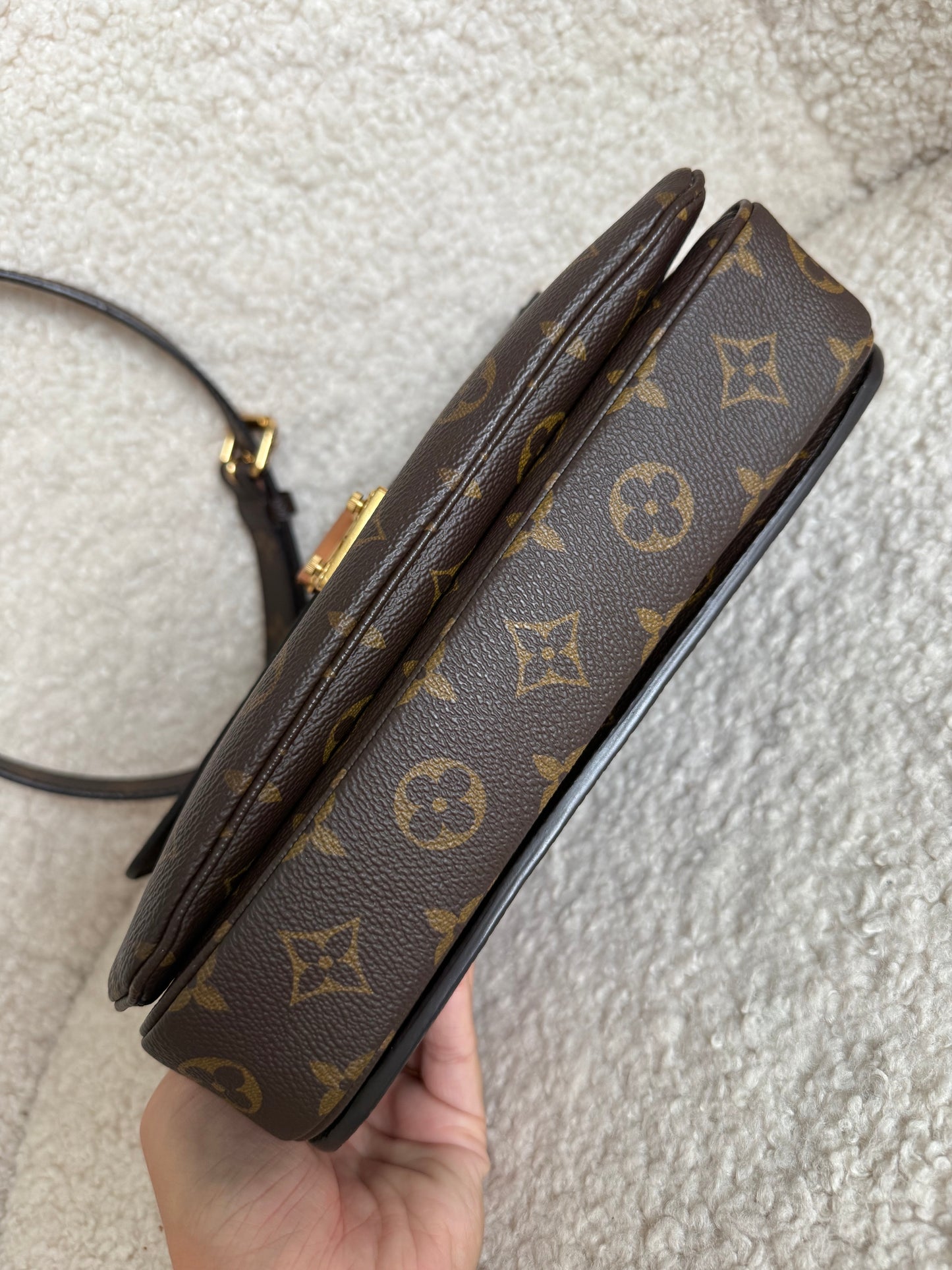 Louis Vuitton Metis