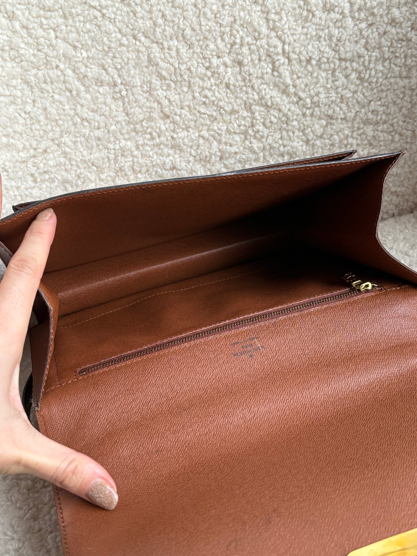 Louis Vuitton Monceau 28