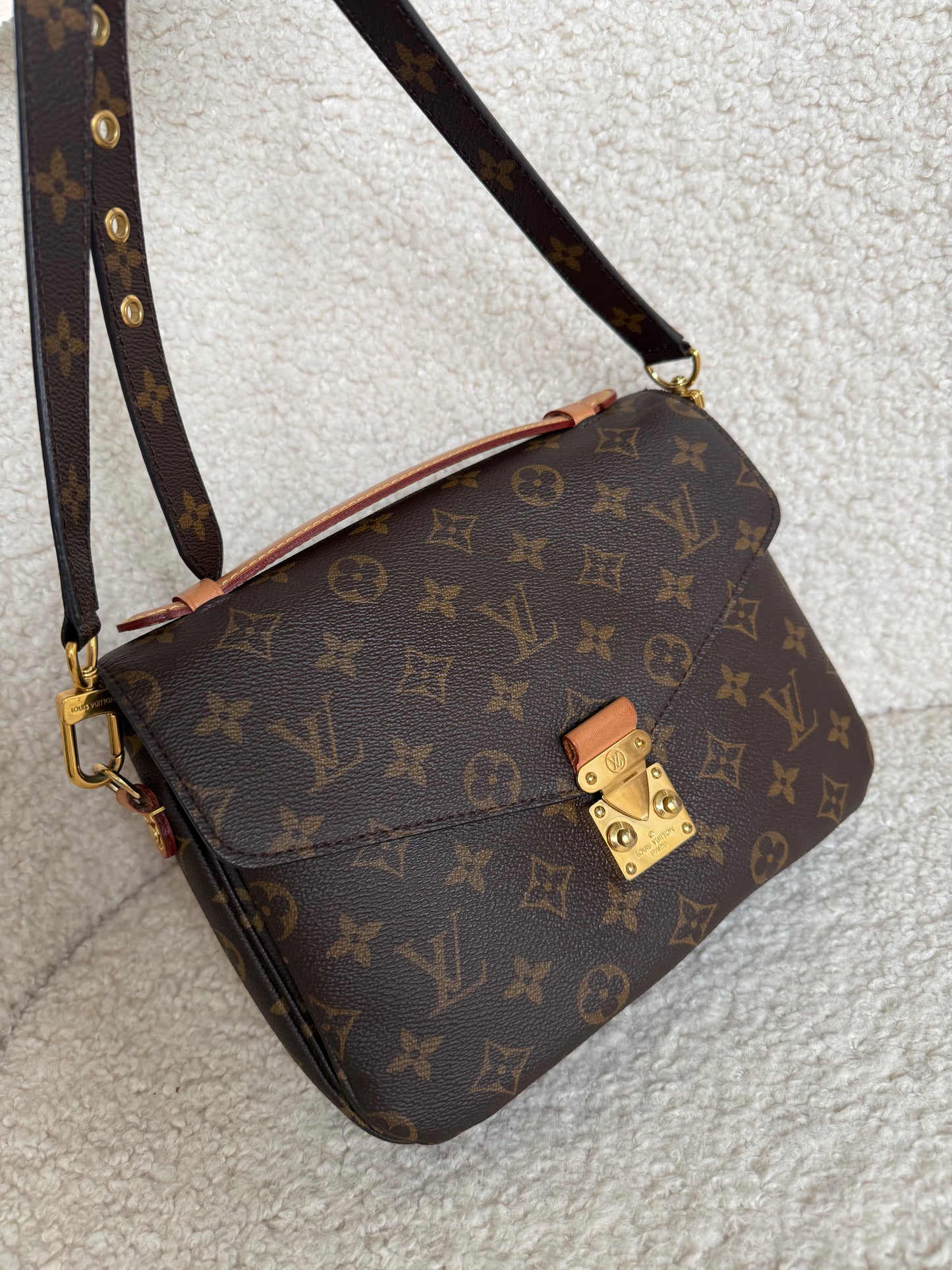 Louis Vuitton Metis
