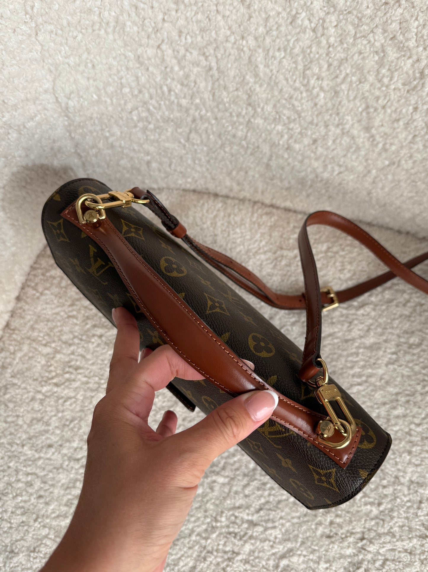 Louis Vuitton Monceau 28
