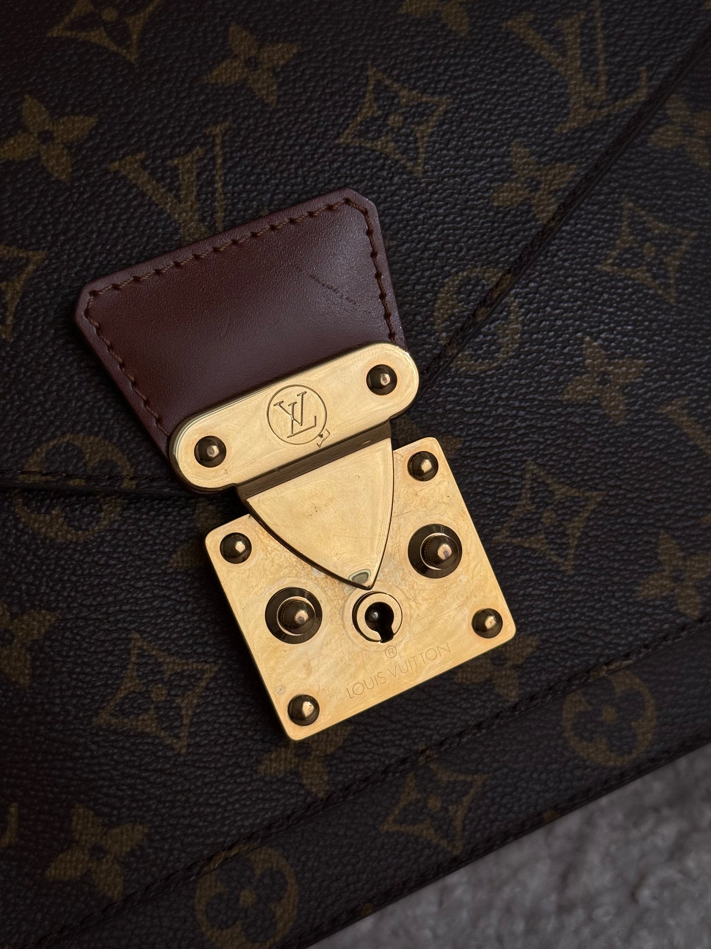 Louis Vuitton Monceau 28