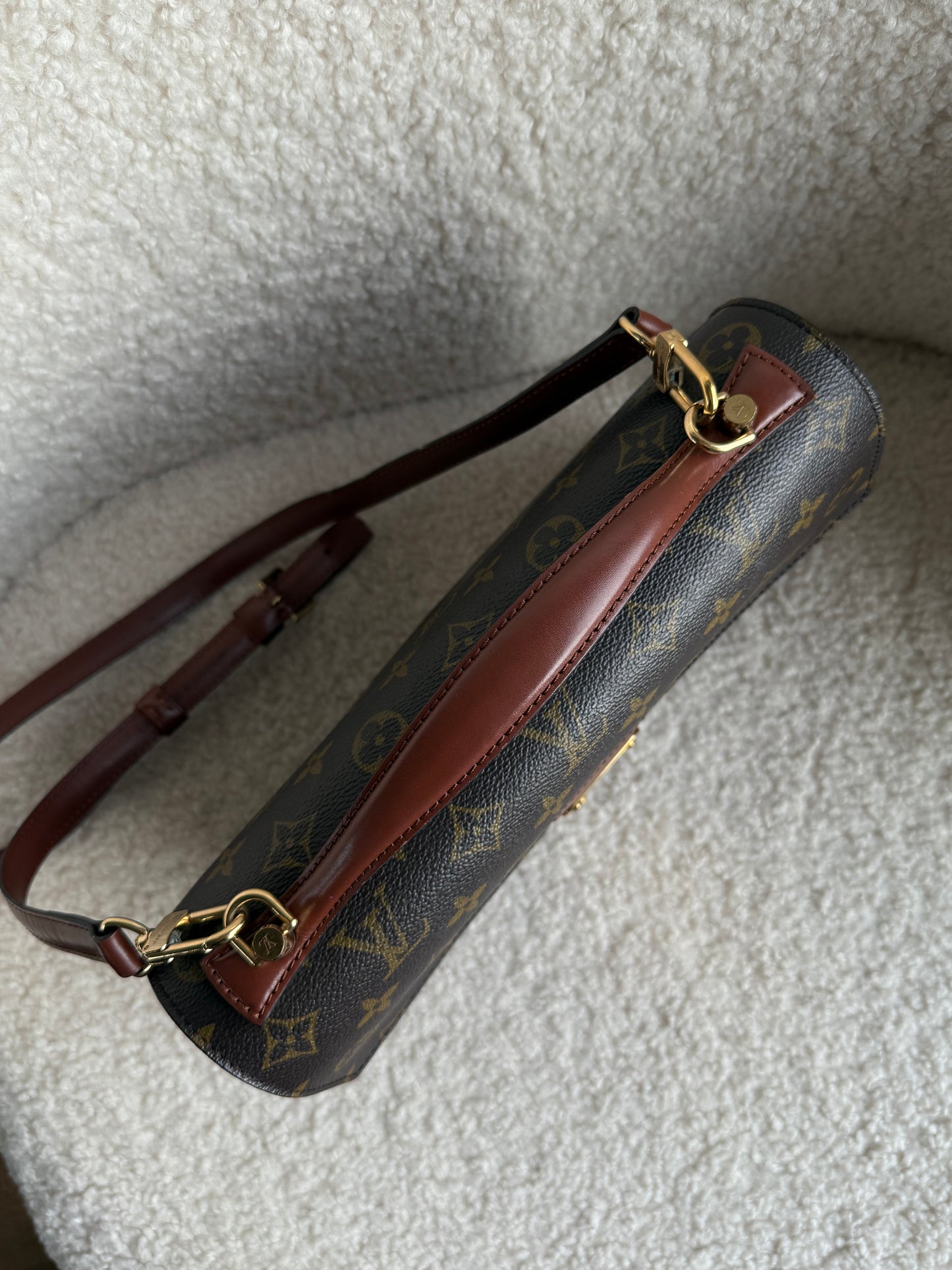 Louis Vuitton Monceau 28