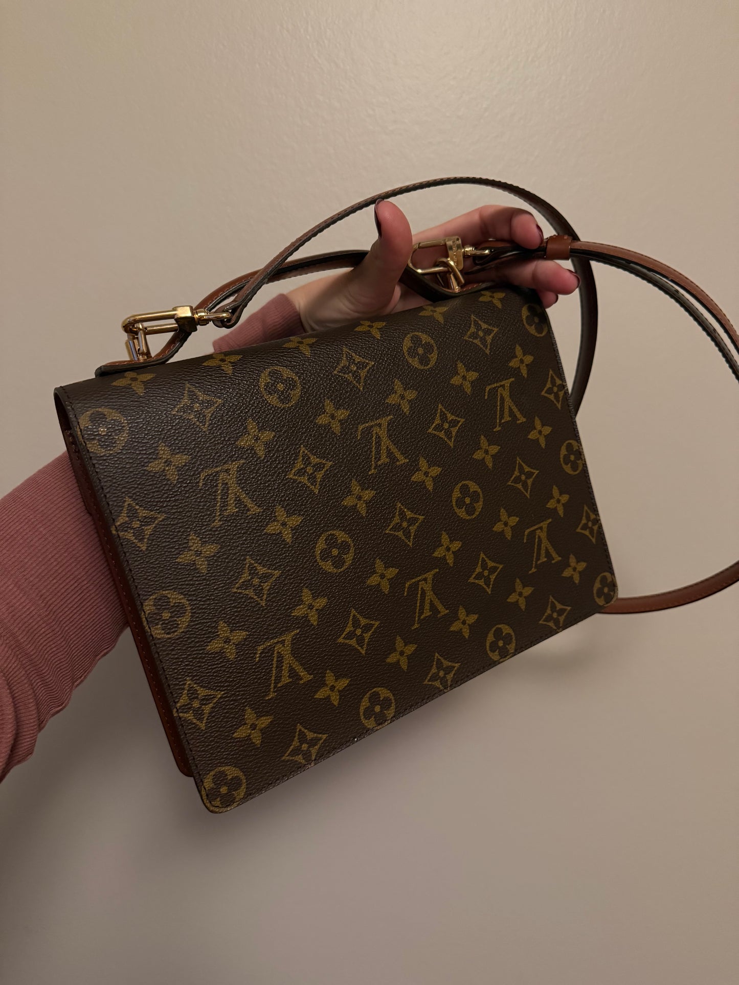 Louis Vuitton Monceau 26”