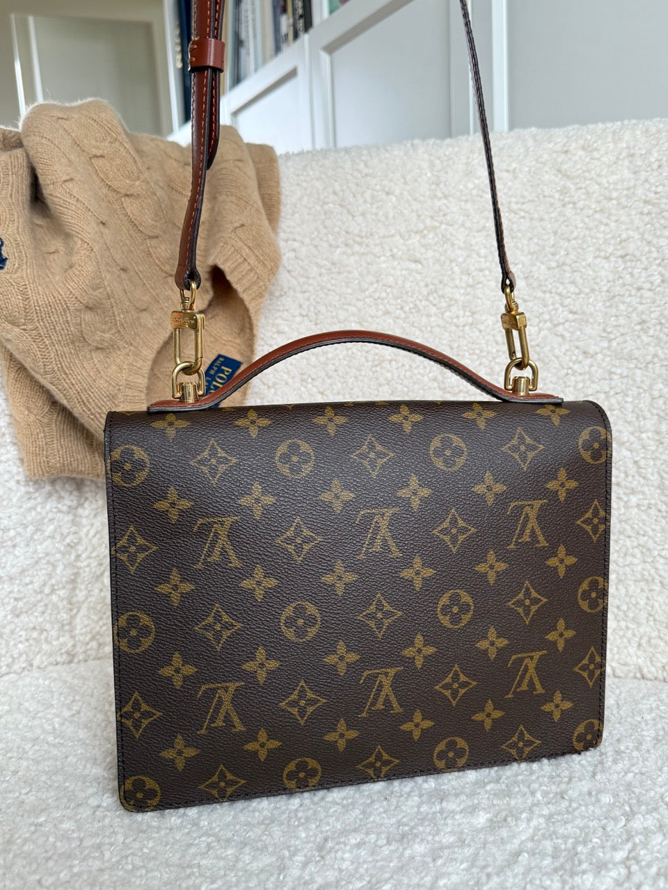 Louis Vuitton Monceau 26"