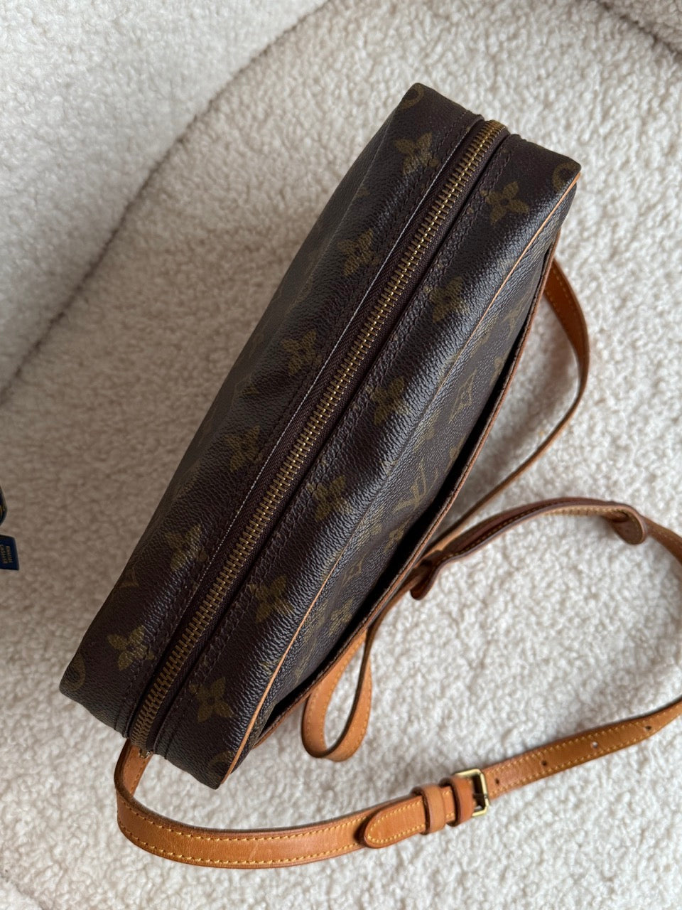 Louis Vuitton Trocadero 27"