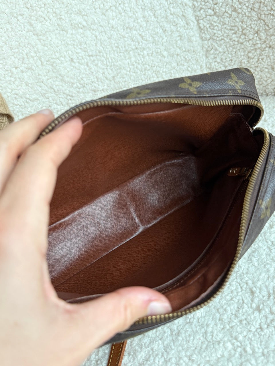 Louis Vuitton Trocadero 27"