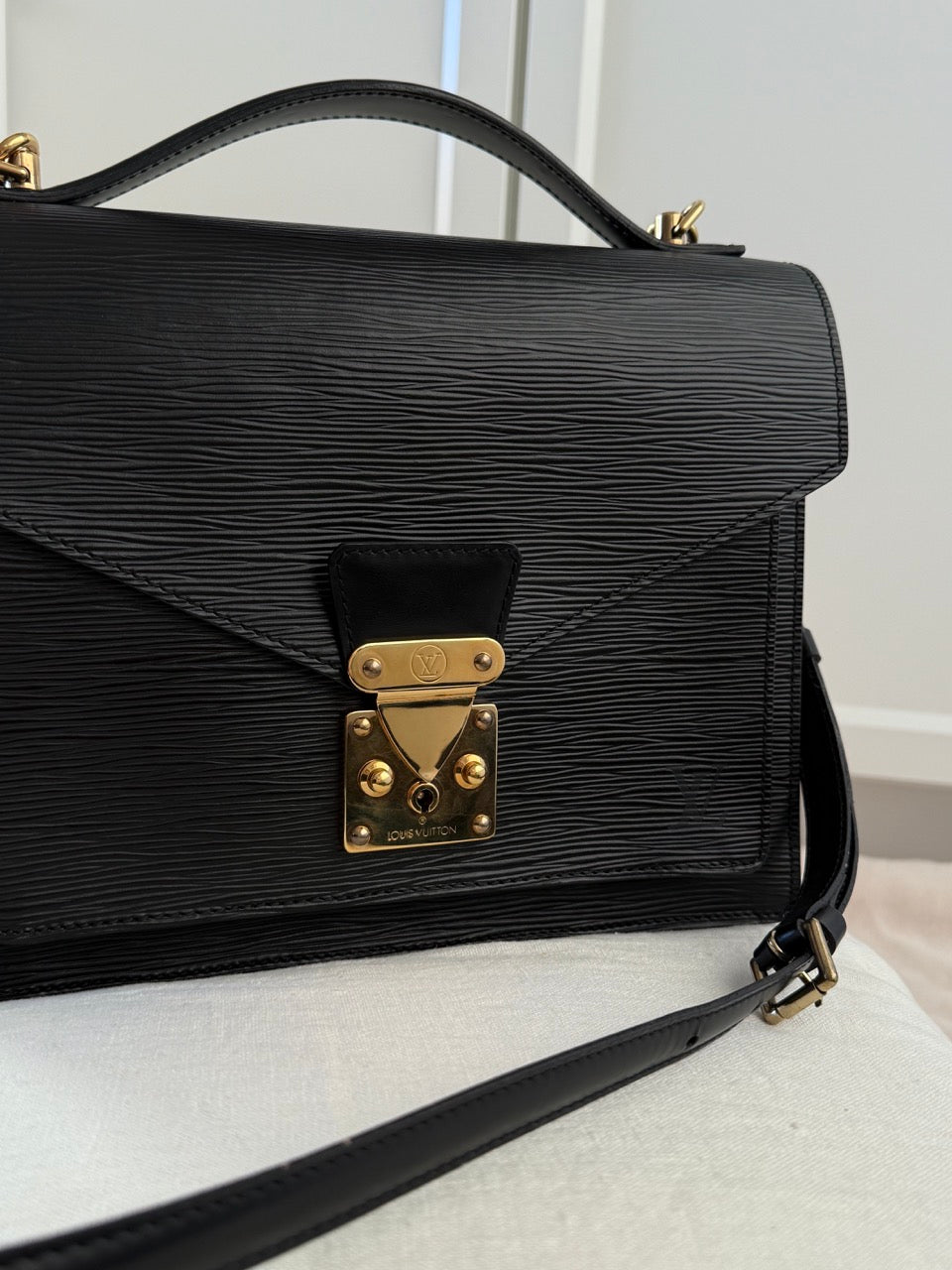 Louis Vuitton Monceau Black leather