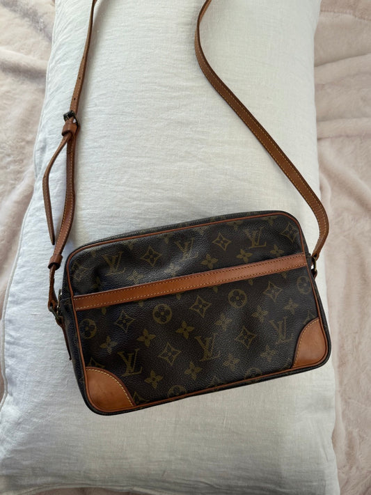 Louis Vuitton Trocadero 27"
