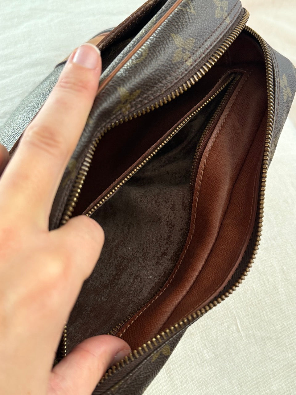 Louis Vuitton Trocadero 27"