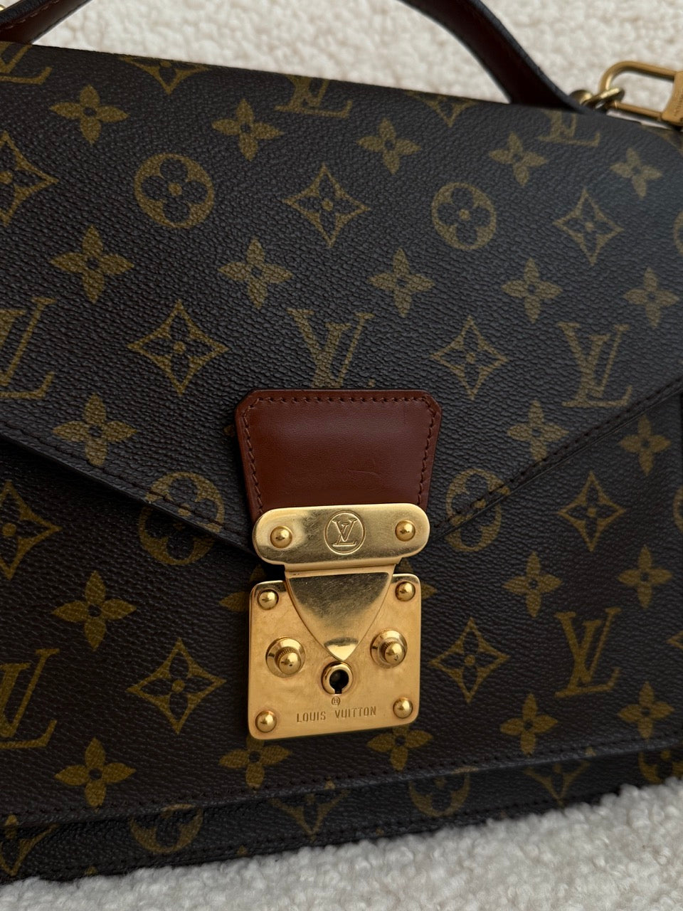 Louis Vuitton Monceau 28"