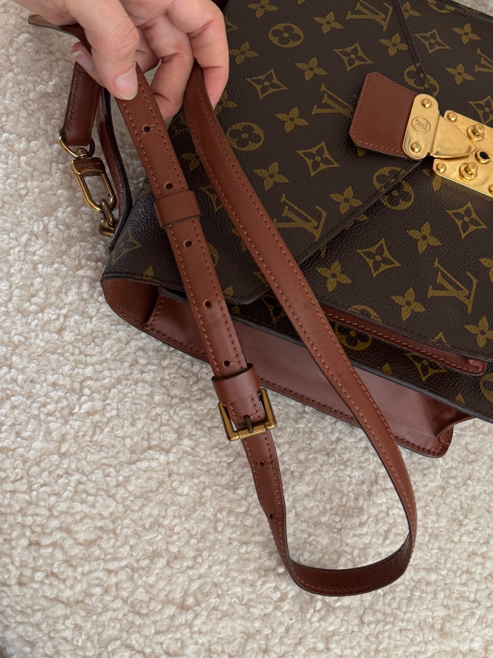 Louis Vuitton Monceau 28"