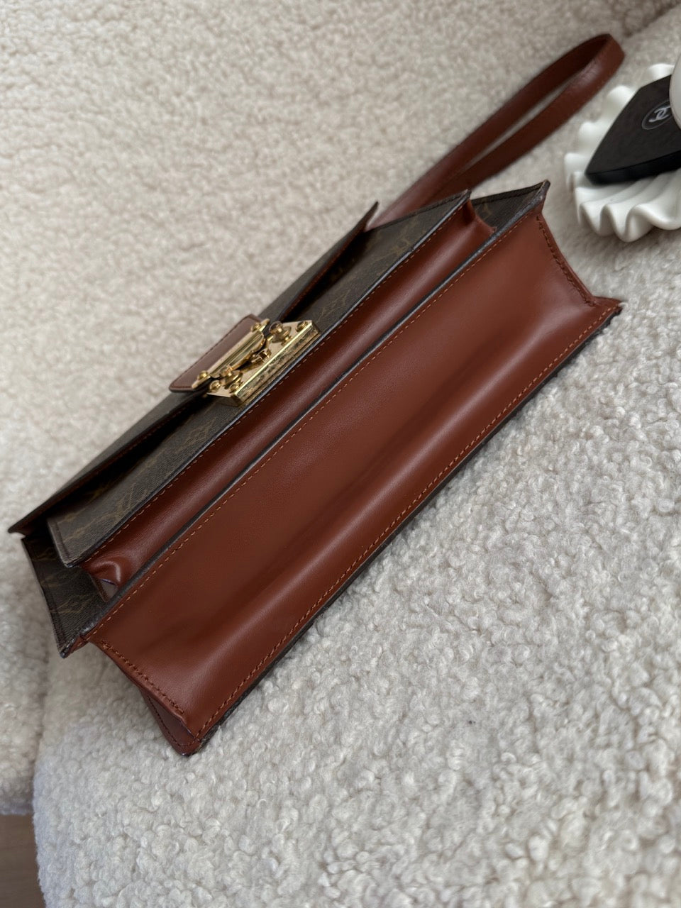 Louis Vuitton Monceau 26