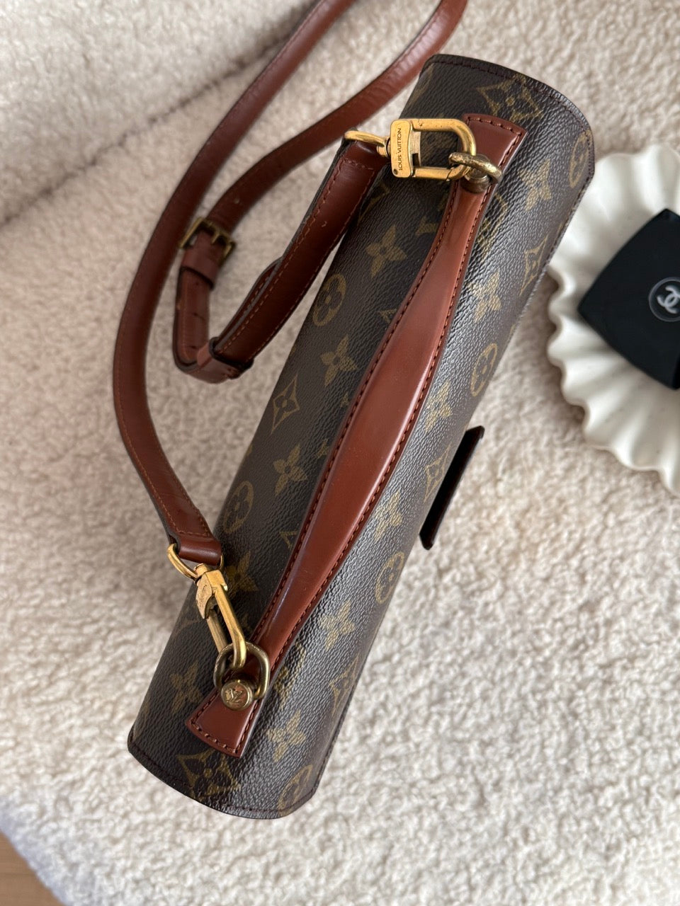 Louis Vuitton Monceau 26