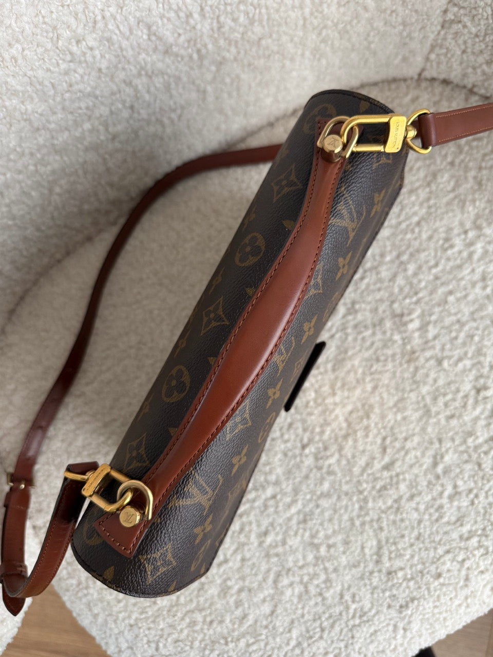 Louis Vuitton Monceau 28