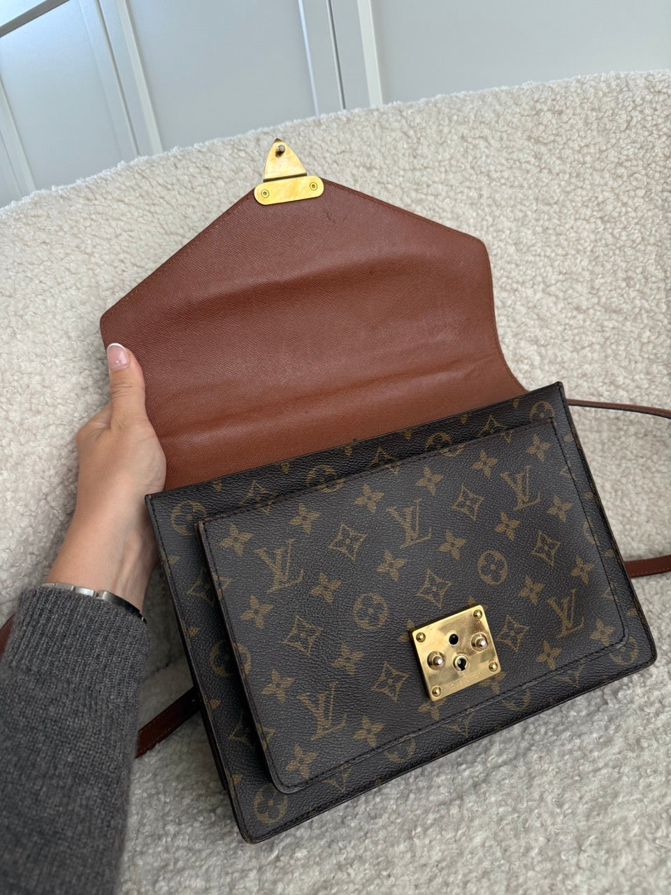 Louis Vuitton Monceau 28
