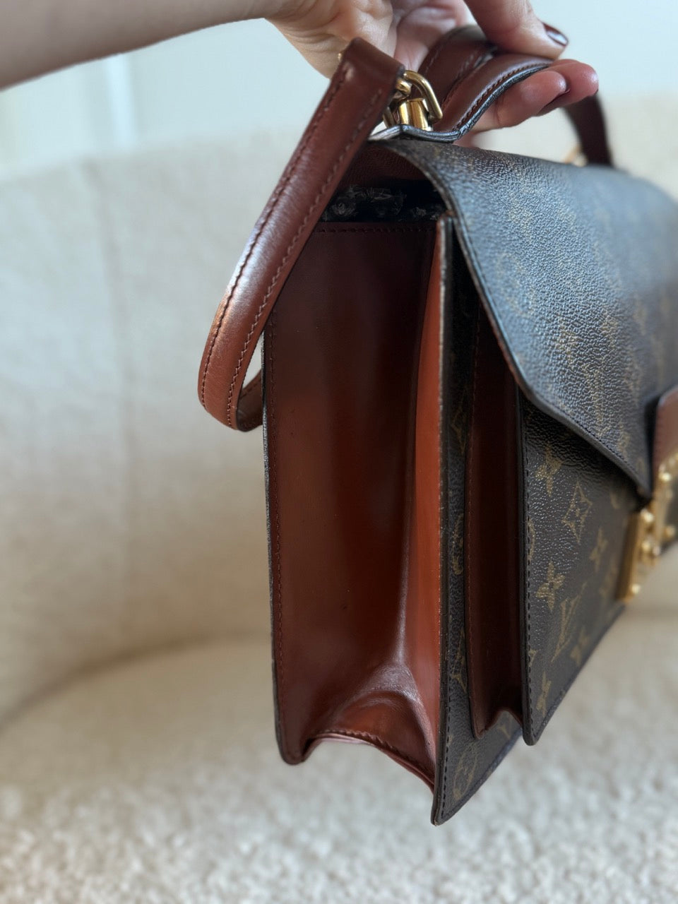 Louis Vuitton Monceau 28"