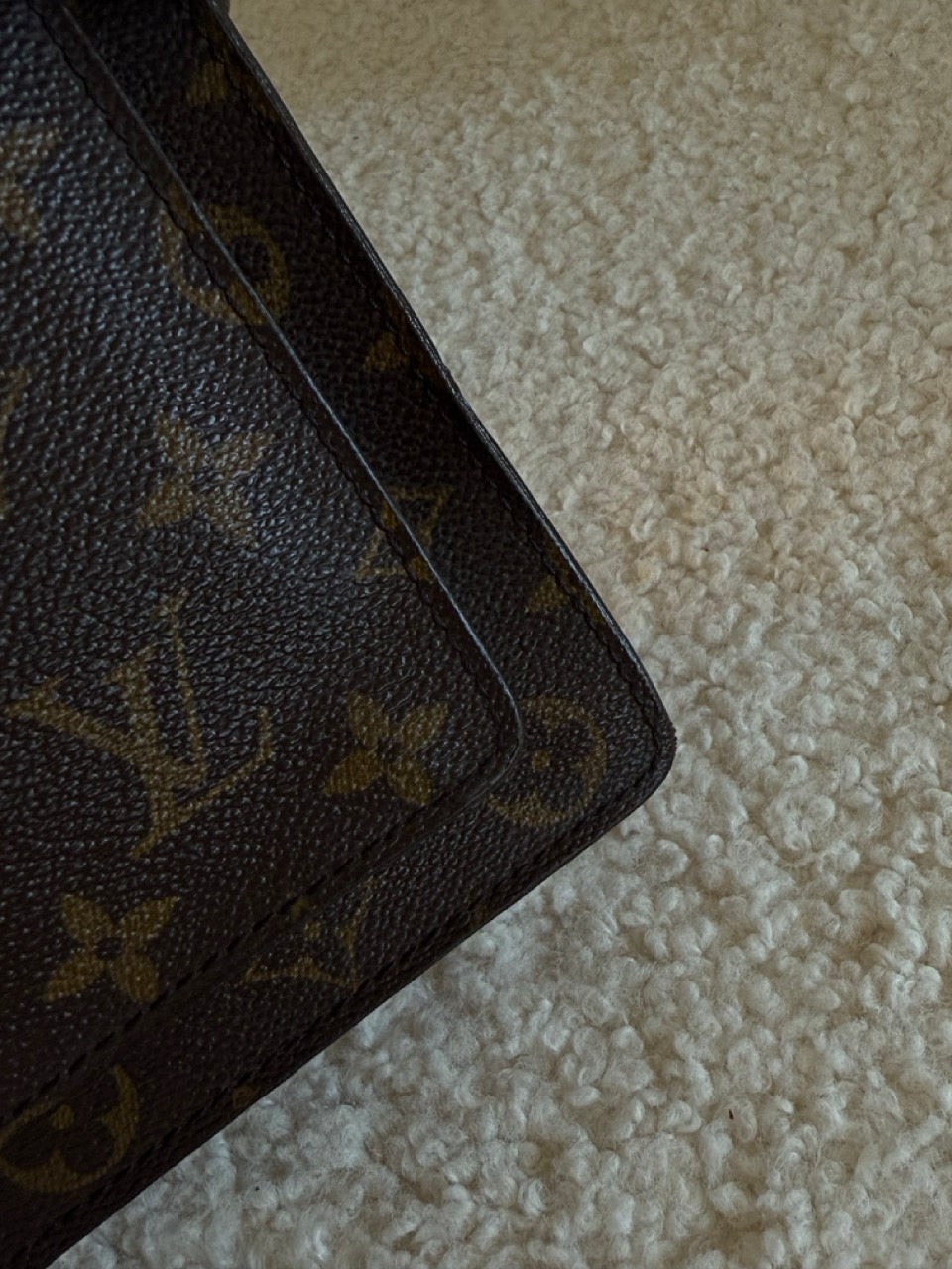 Louis Vuitton Monceau 28"