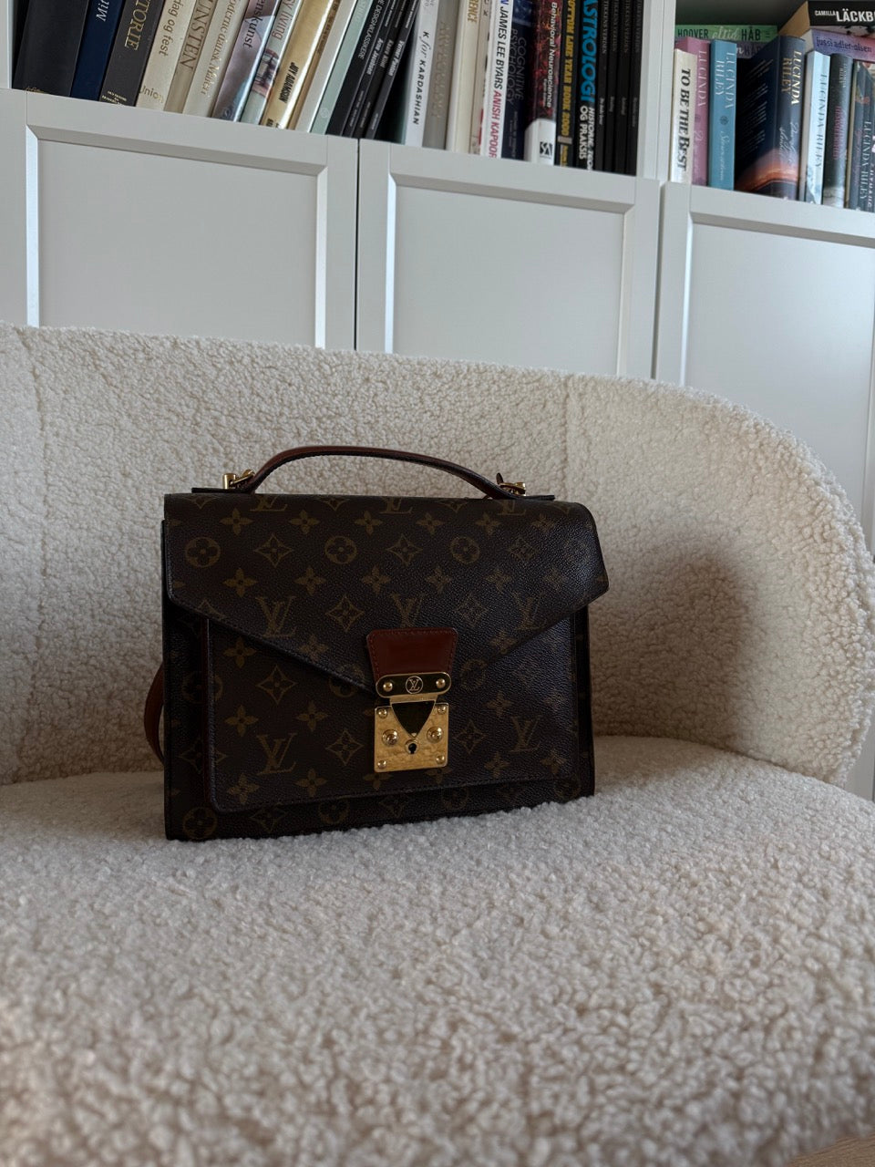 Louis Vuitton Monceau 28"