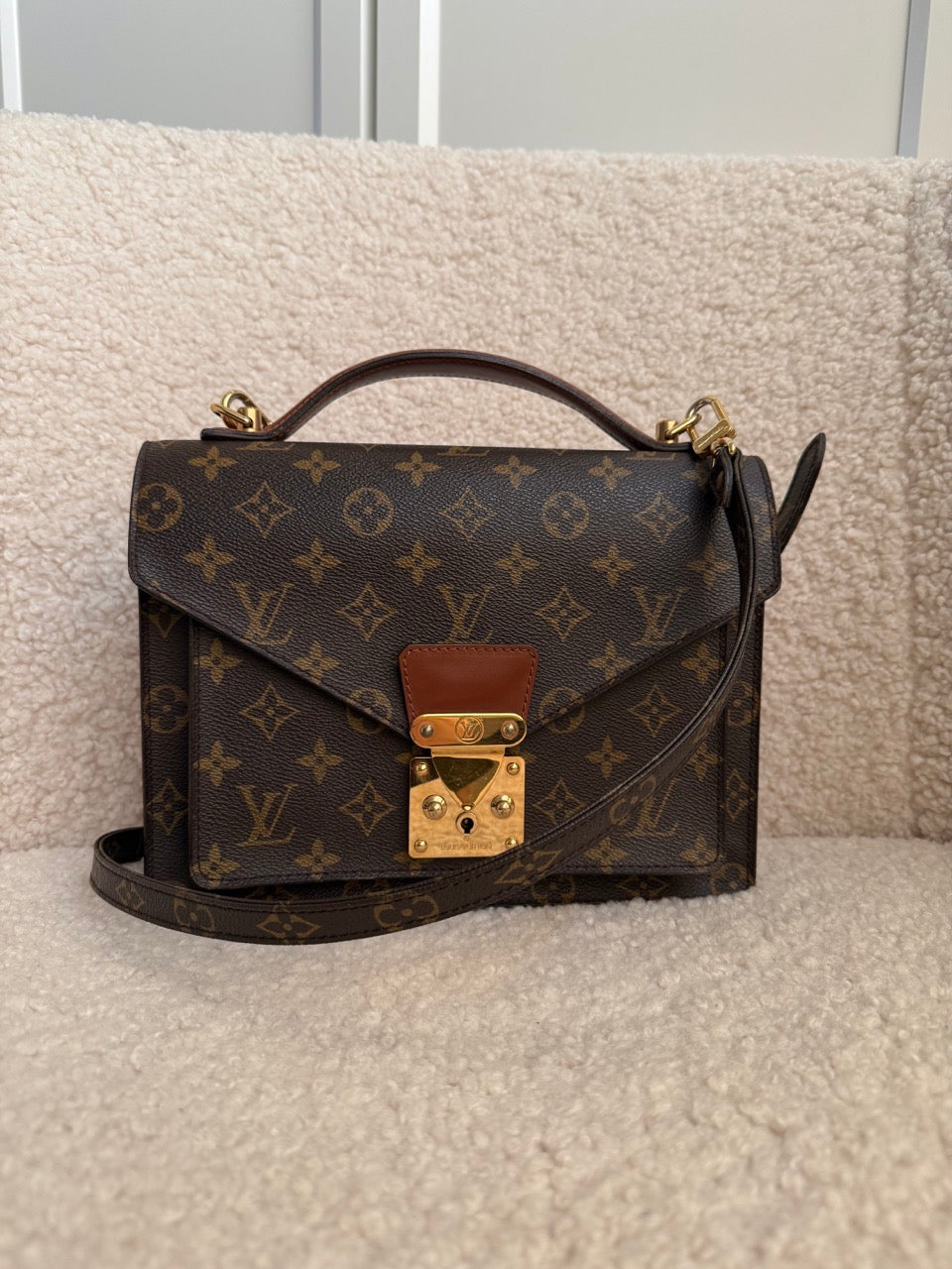 Louis Vuitton Monceau 26"