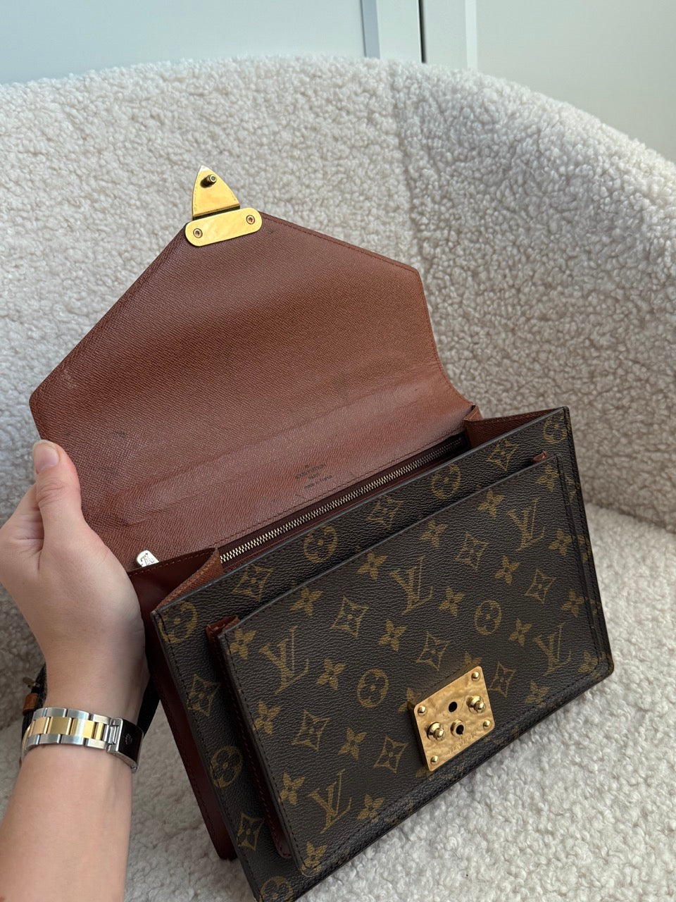 Louis Vuitton Monceau 26"