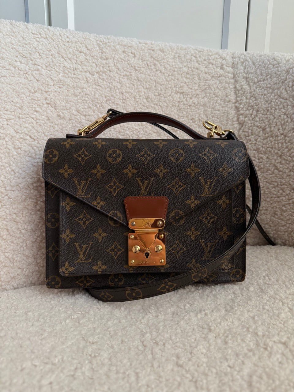 Louis Vuitton Monceau 26"