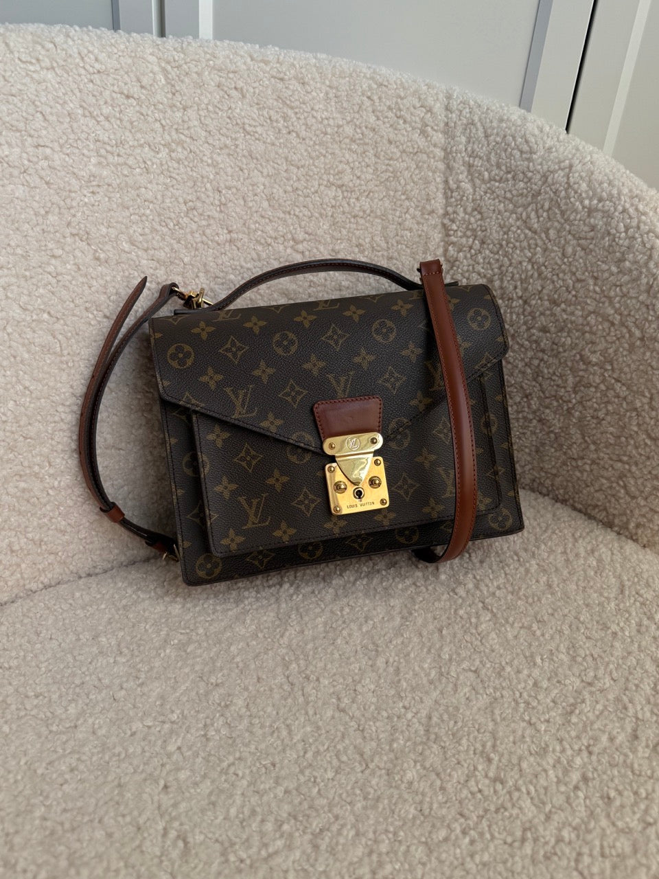 Louis Vuitton Monceau 28"