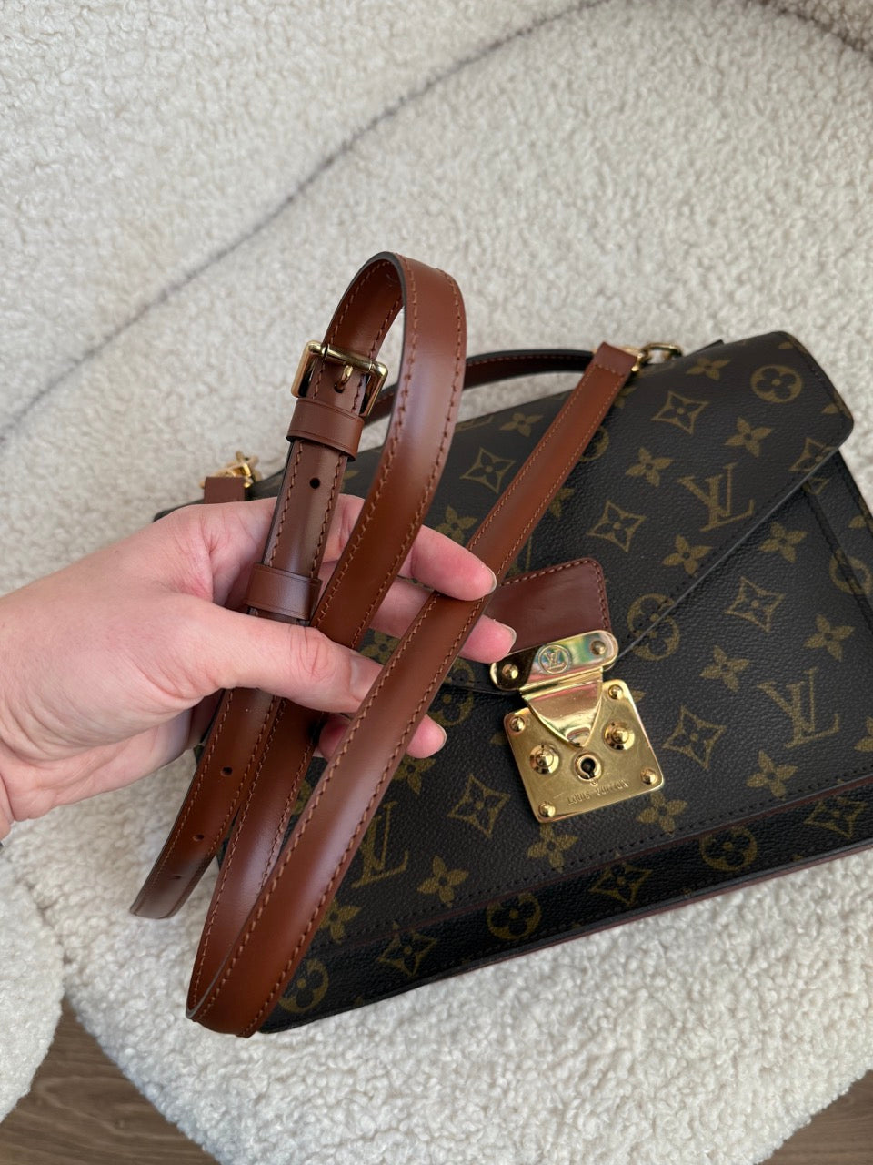 Louis Vuitton Monceau 28"