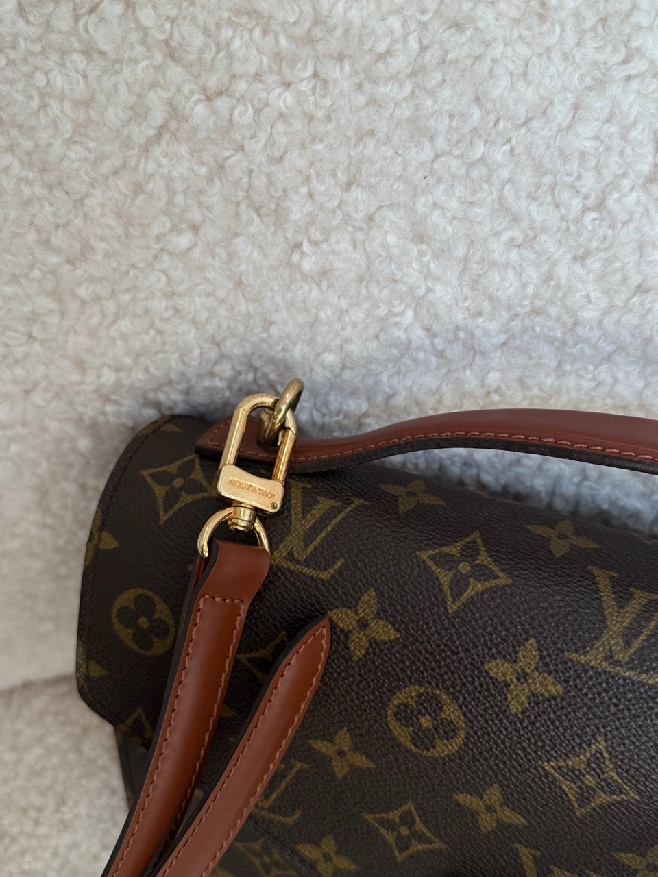 Louis Vuitton Monceau 28"