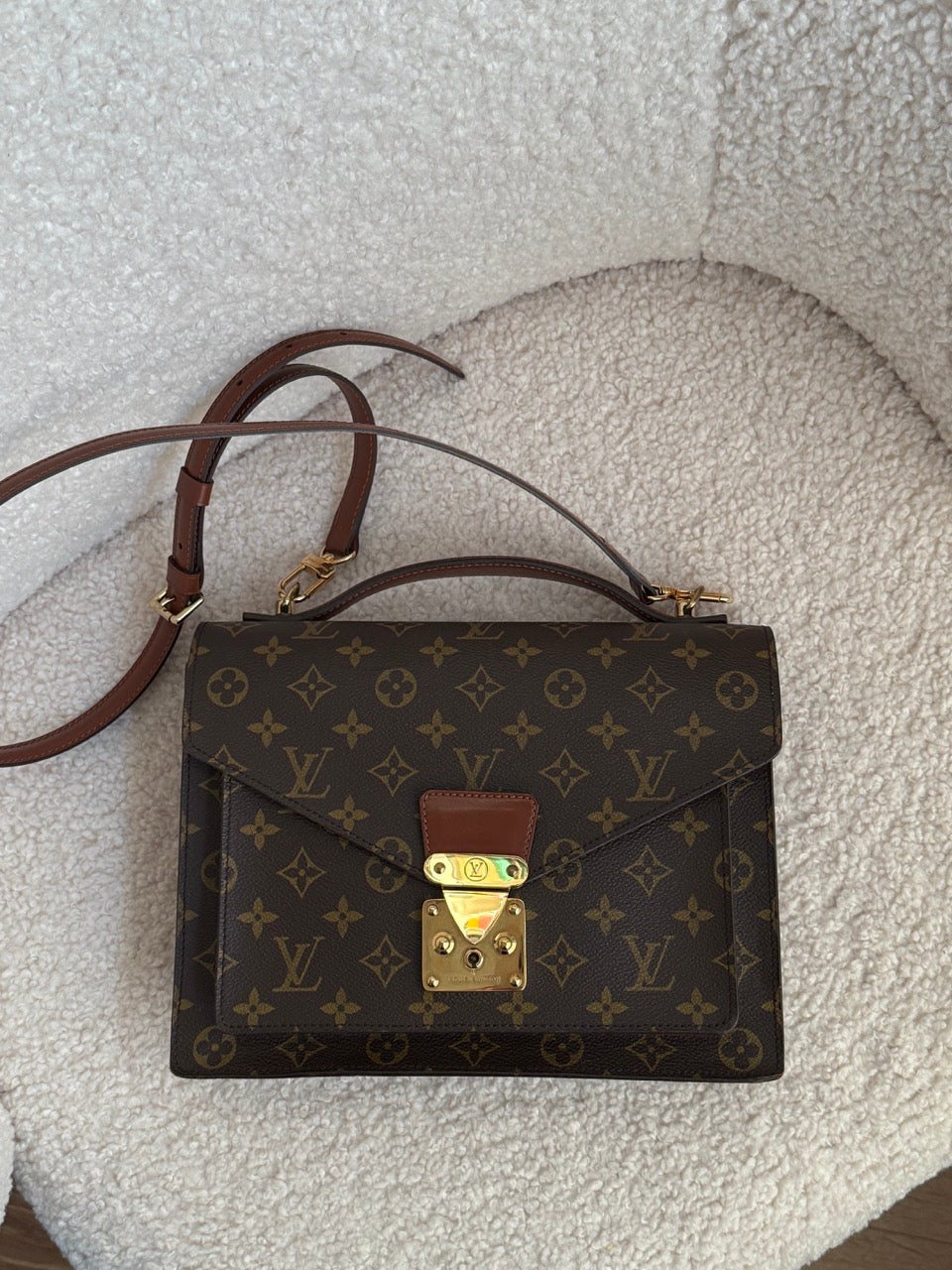 Louis Vuitton Monceau 28"