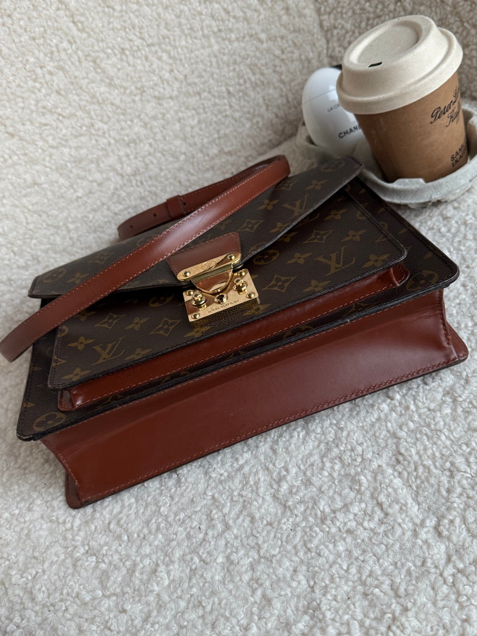 Louis Vuitton Monceau 28"
