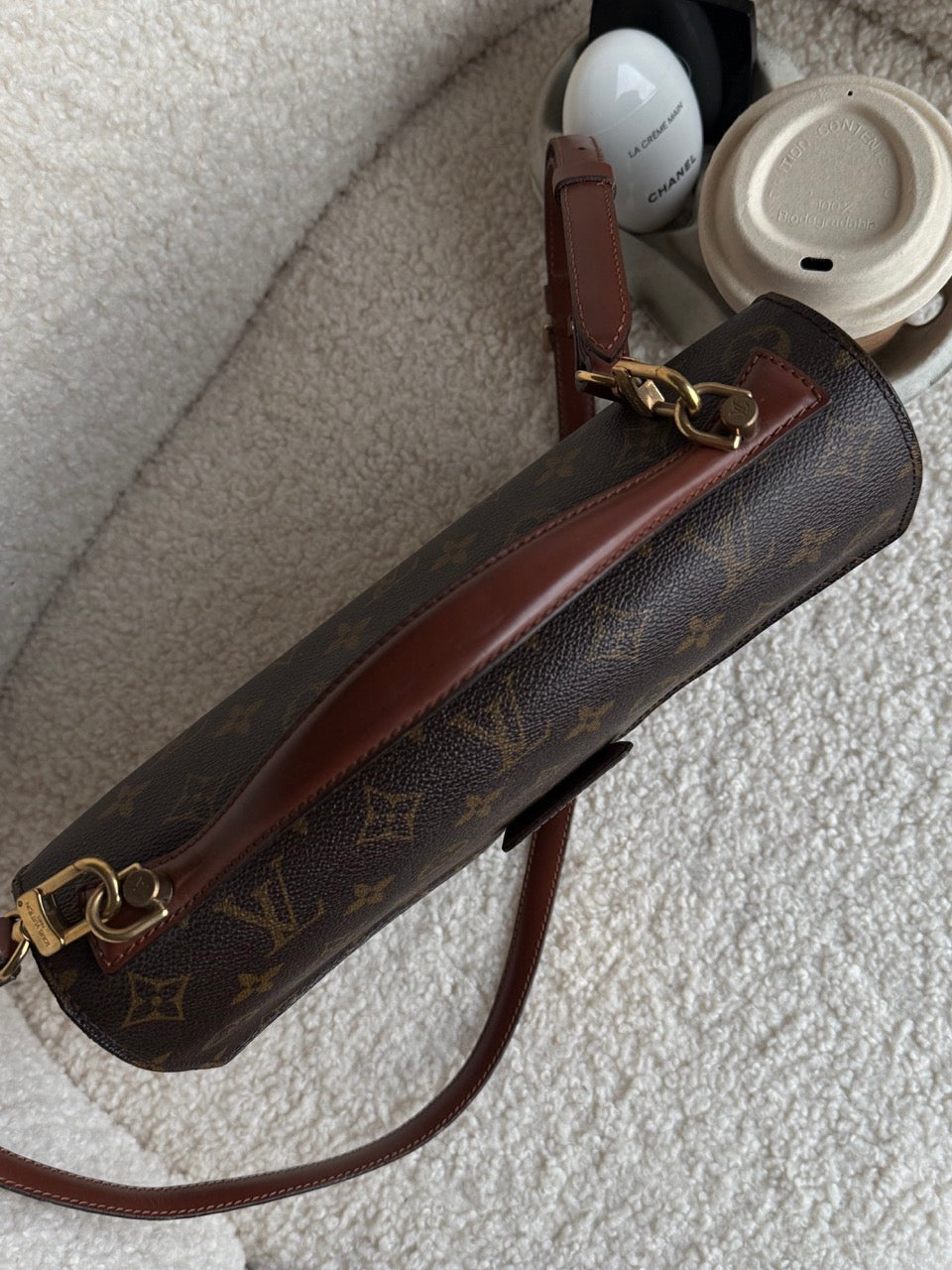 Louis Vuitton Monceau 28"